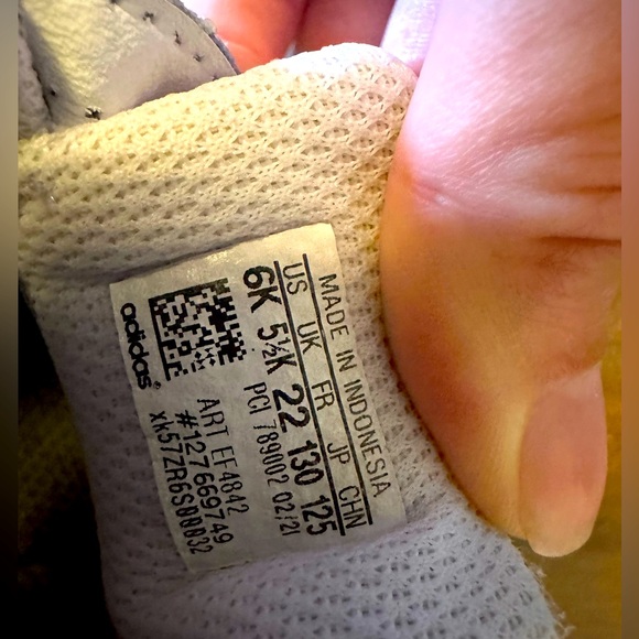 Adidas superstar todler shoes in very good used condition - Picture 2 of 5